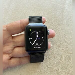 Apple preowned iWatch Series 3 GPS 38mm comes with charging cable